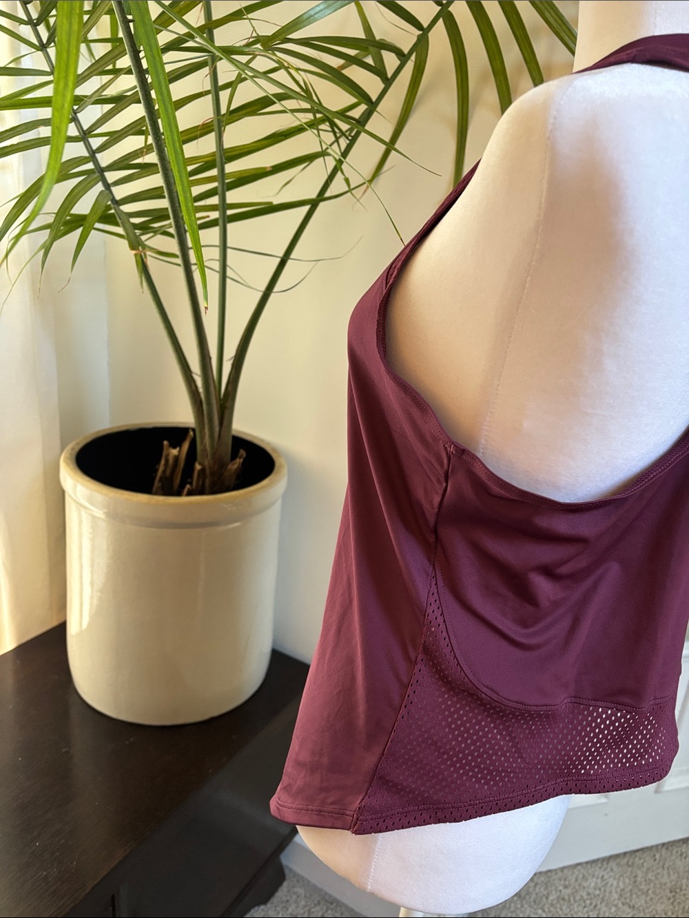 Under Armour Project Rock Heat Gear Plum High Neck Mesh-Shoulder Tank - Picture 5 of 6